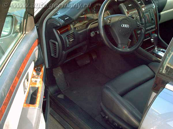 Audi A8 2.8 Quattro (108)